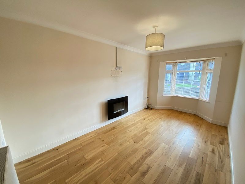 Property photo 2 of 9 Lounge