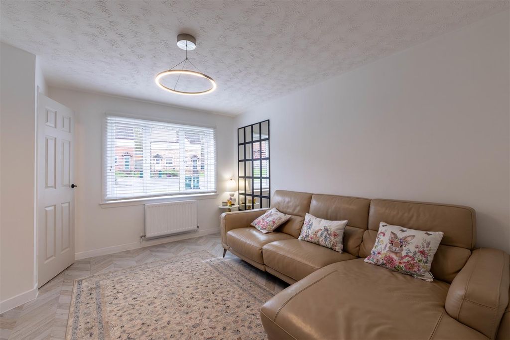 Property photo 3 of 20 S03.Jpg