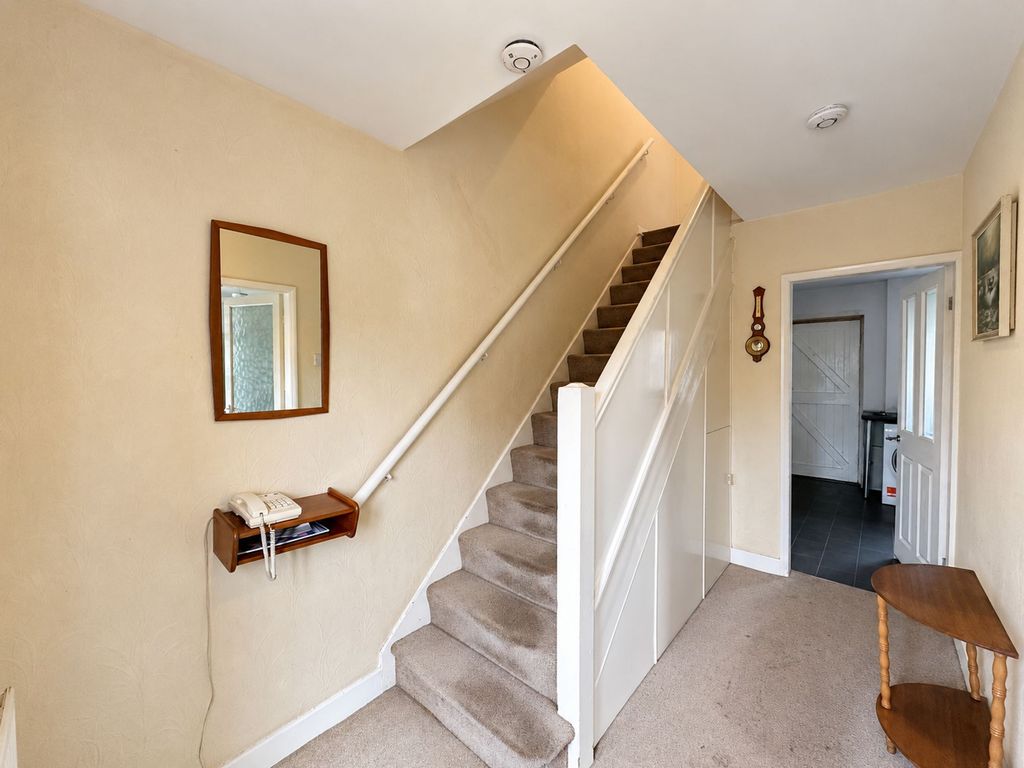 Property photo 2 of 19 Hallway
