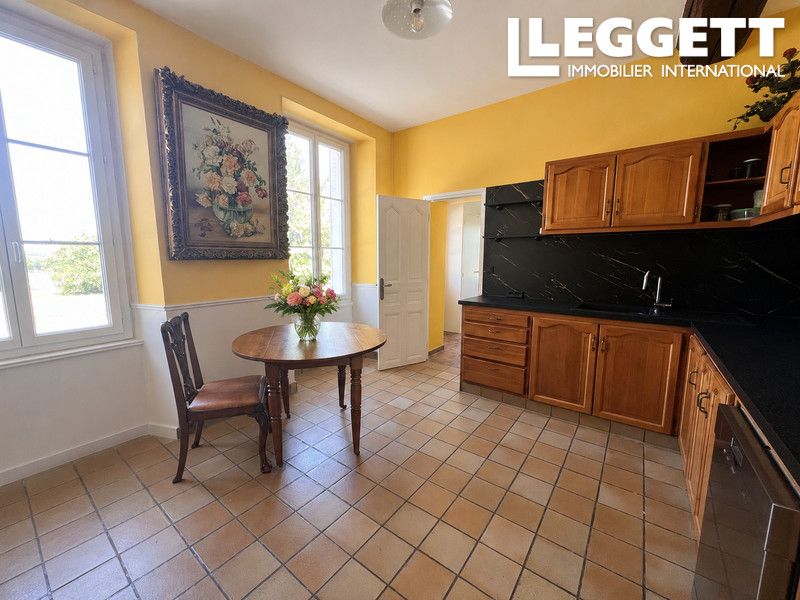 Property photo 3 of 10