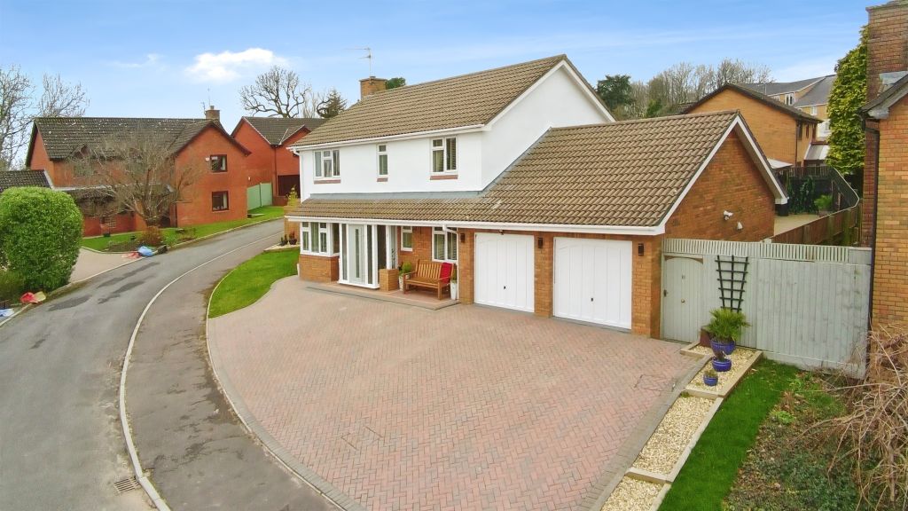 Property photo 2 of 32