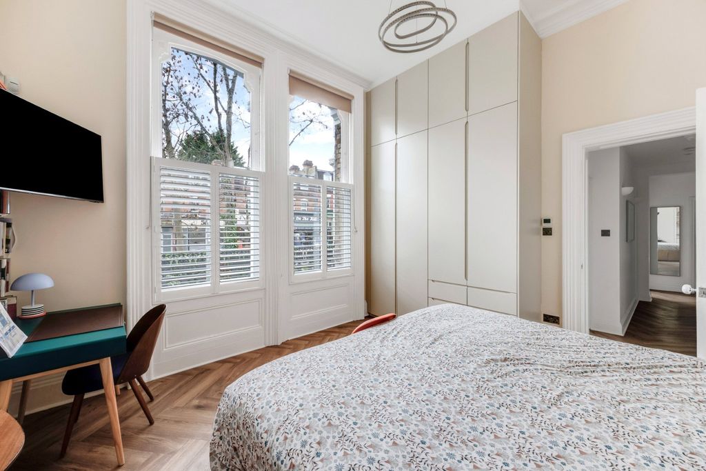 Property photo 2 of 11 Picture No. 12