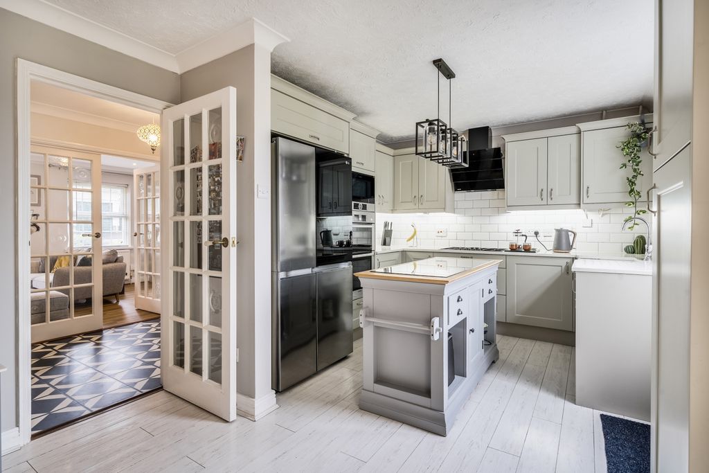 Property photo 2 of 20 1357904-8-68Df9A995722d