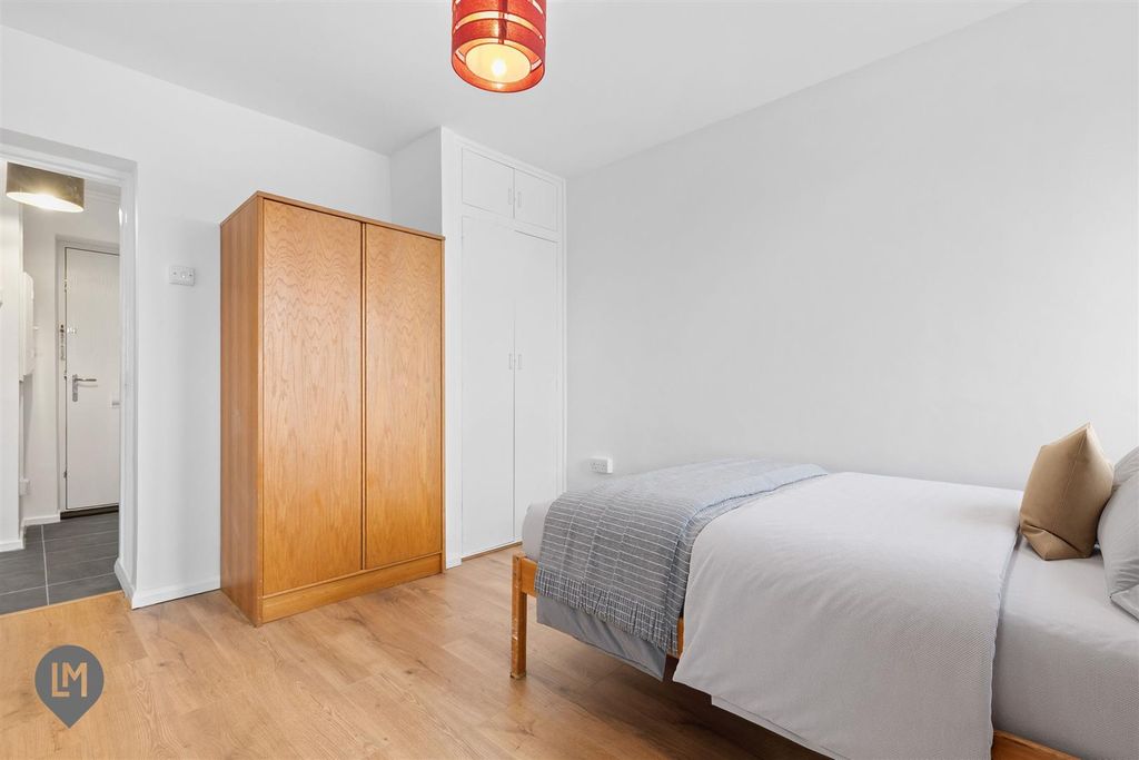 Property photo 3 of 7 Bedroom