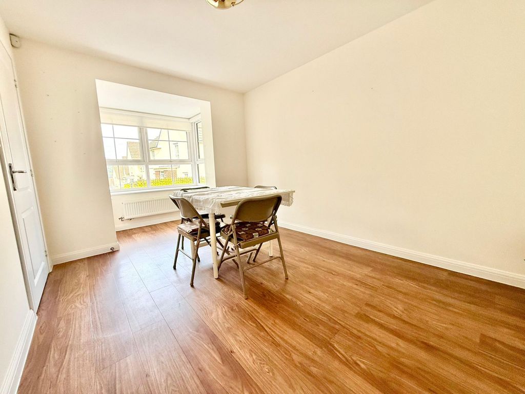 Property photo 3 of 39