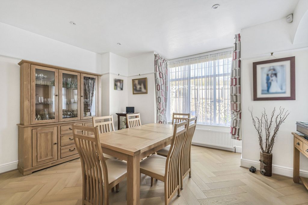 Property photo 3 of 22 3 - Dining Room