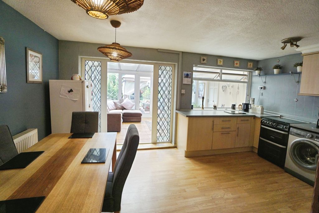 Property photo 2 of 15 Kitchen Diner