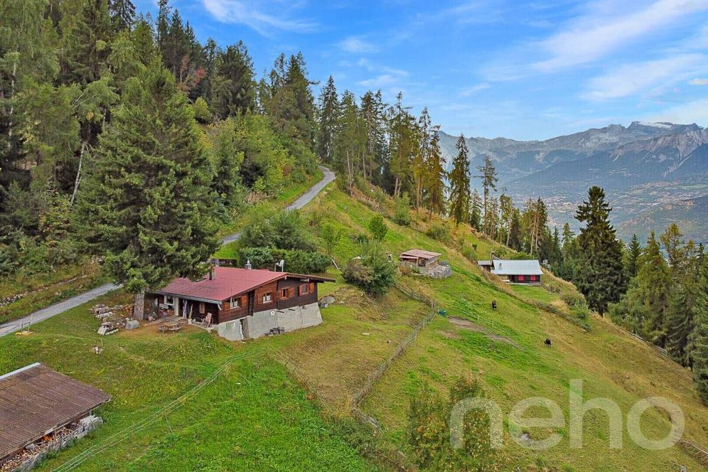 Property photo 3 of 12