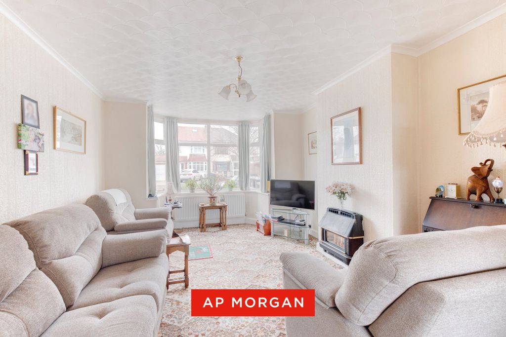 Property photo 2 of 17 Picture No. 02