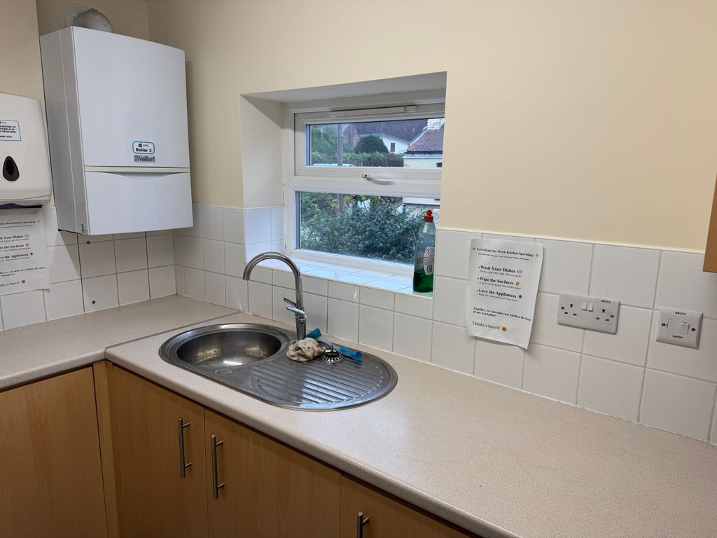 Property photo 3 of 4 Kitchenette