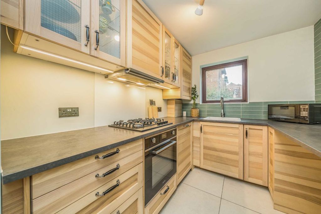 Property photo 2 of 7