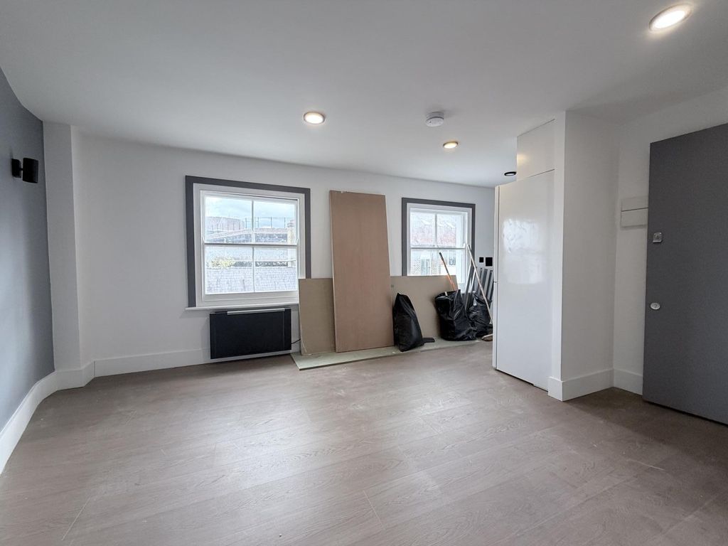Property photo 2 of 6 Img 3985