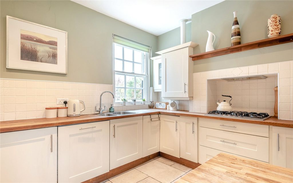 Property photo 3 of 20 Kitchen