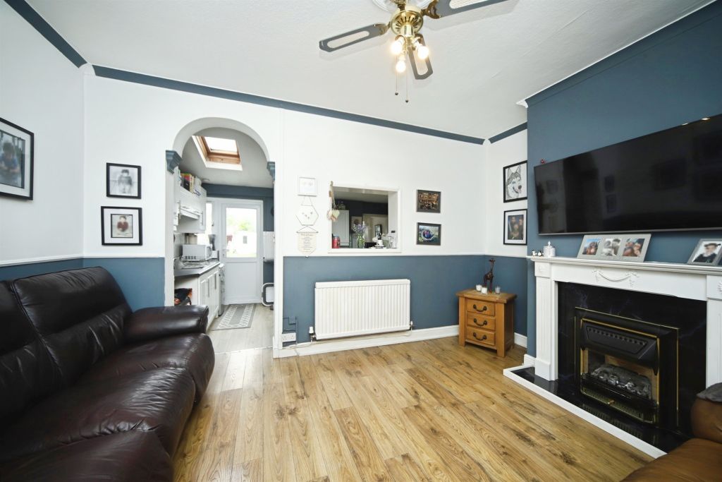 Property photo 2 of 23