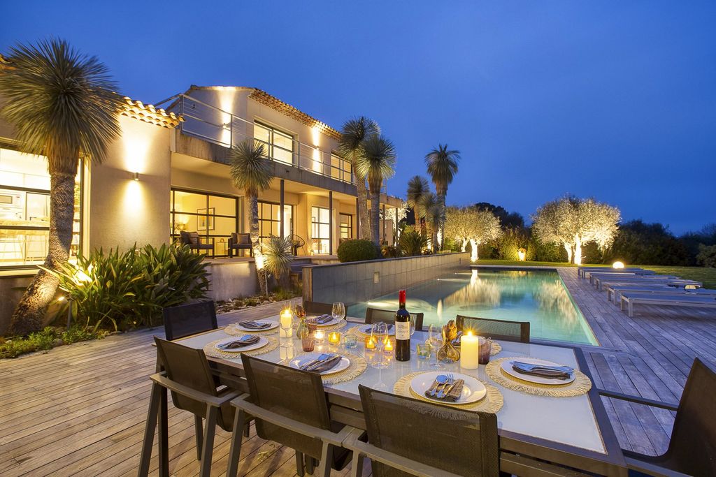 Property photo 1 of 25