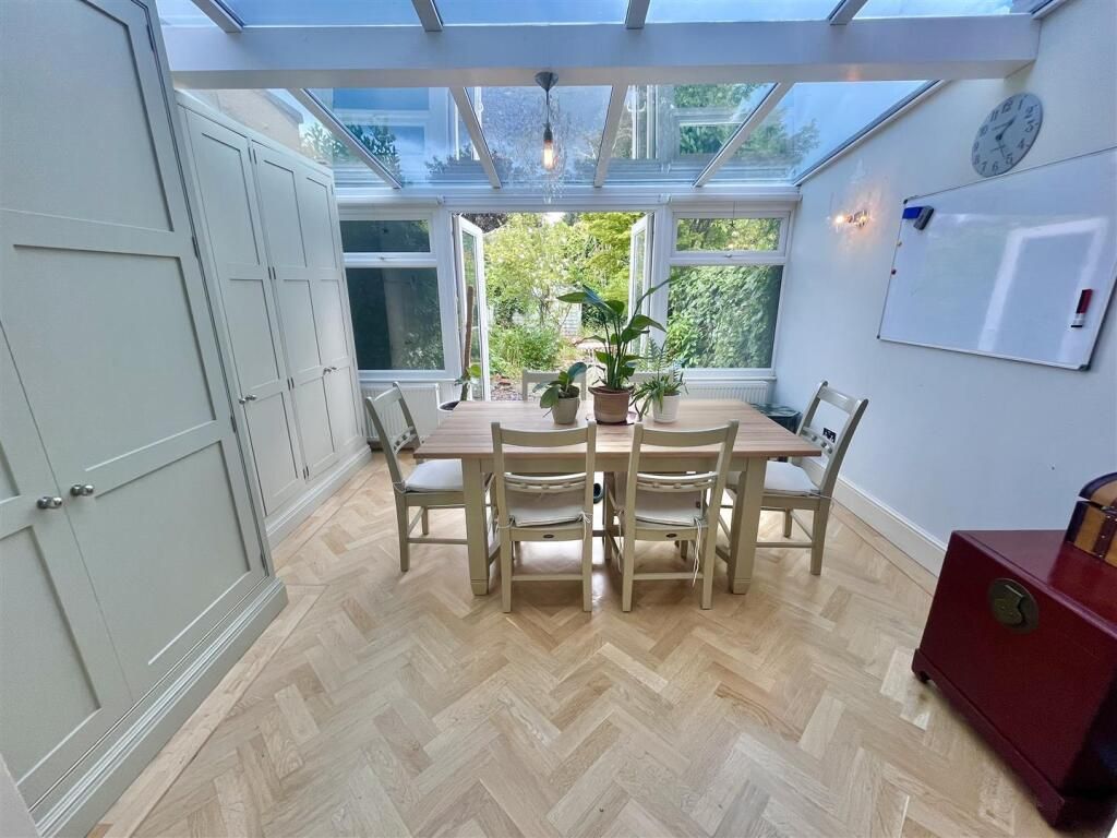 Property photo 1 of 8 6