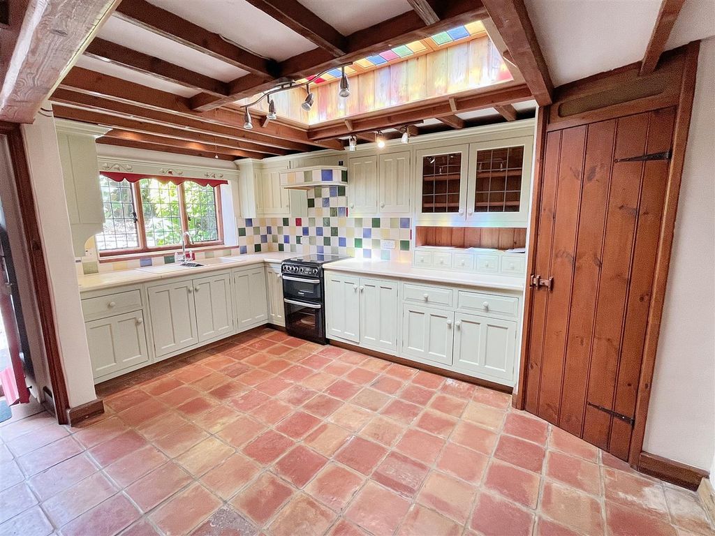 Property photo 3 of 14 Kitchen