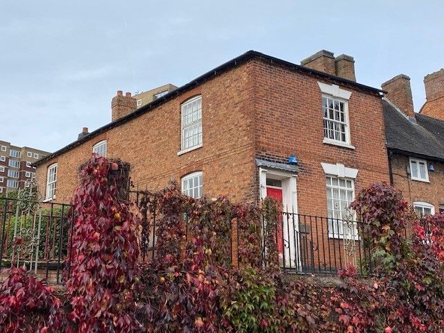 Property photo 1 of 12