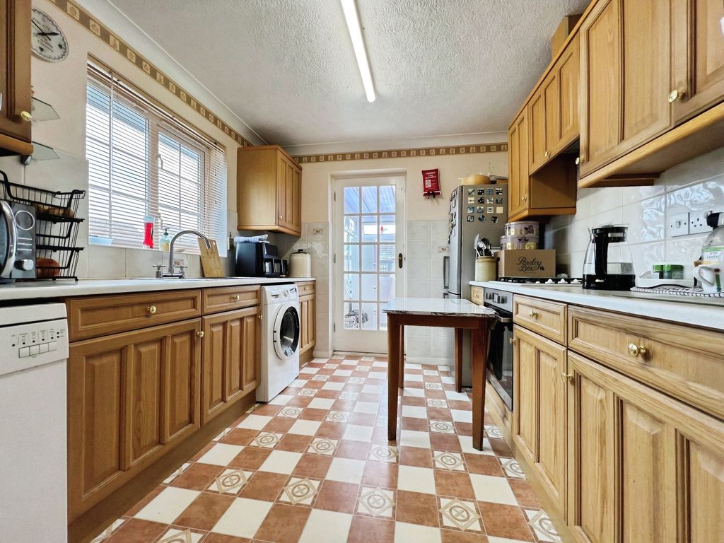 Property photo 3 of 14