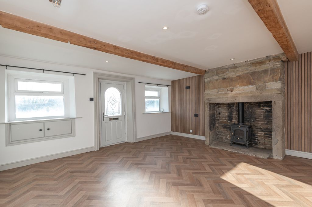 Property photo 3 of 28