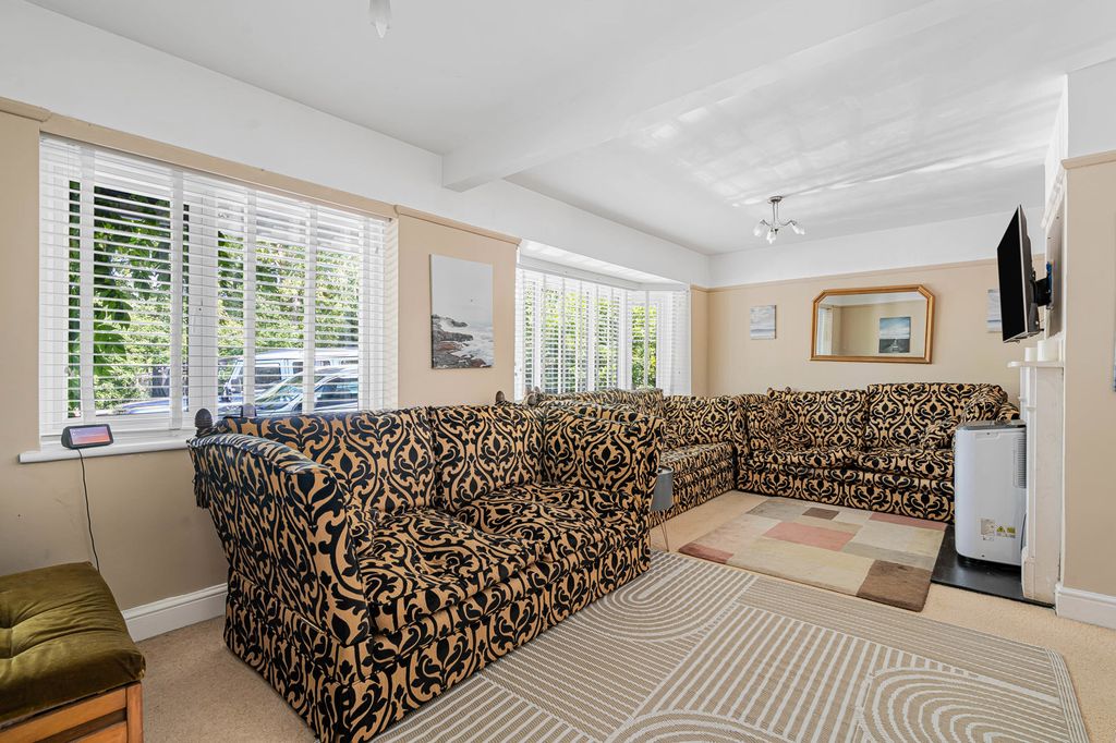 Property photo 3 of 15 21_85613