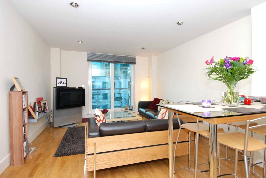 Property photo 2 of 8 Reception Room