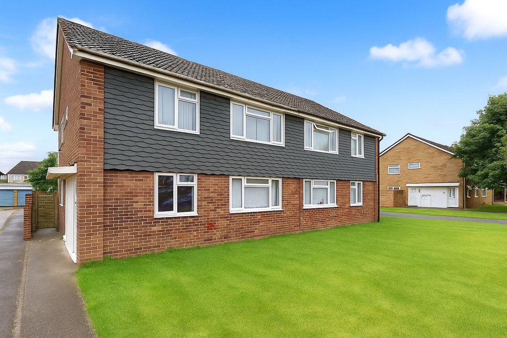 Property photo 1 of 7 Front Aspect