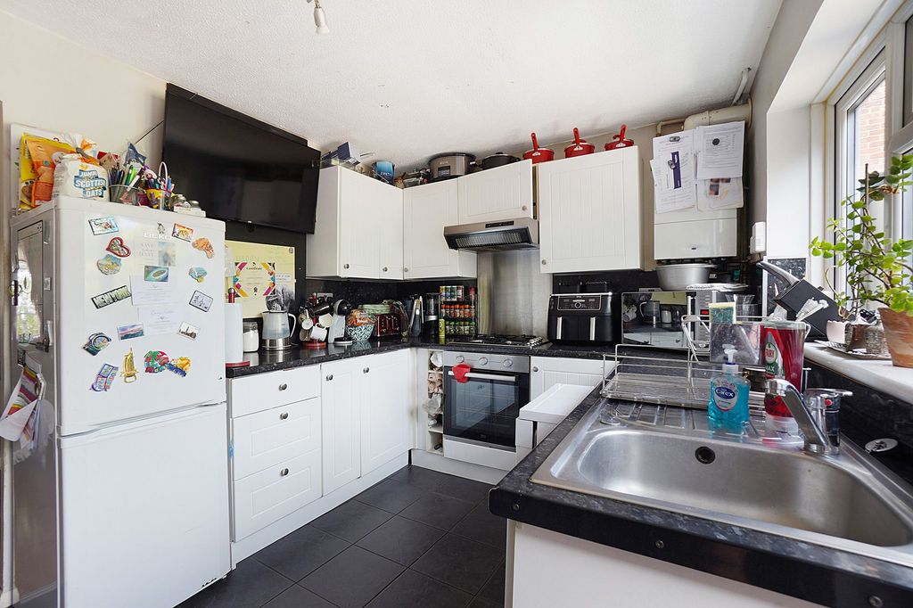 Property photo 3 of 16
