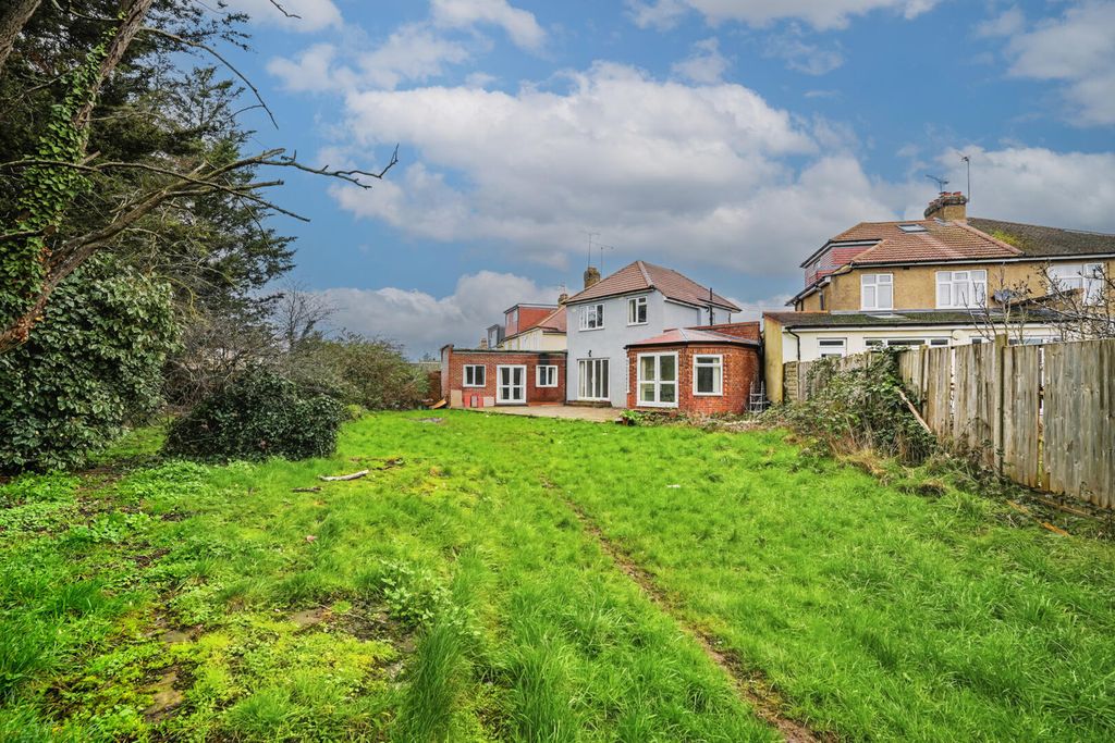 Property photo 2 of 35 Rear Garden