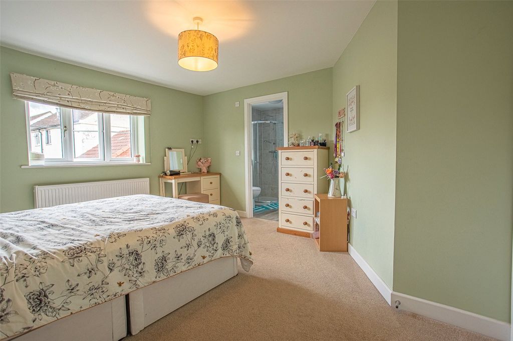 Property photo 3 of 15 Picture No. 02