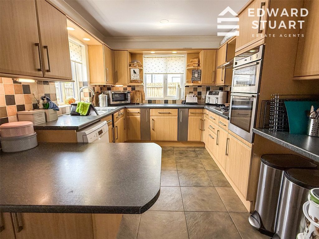 Property photo 3 of 21 Picture No. 14