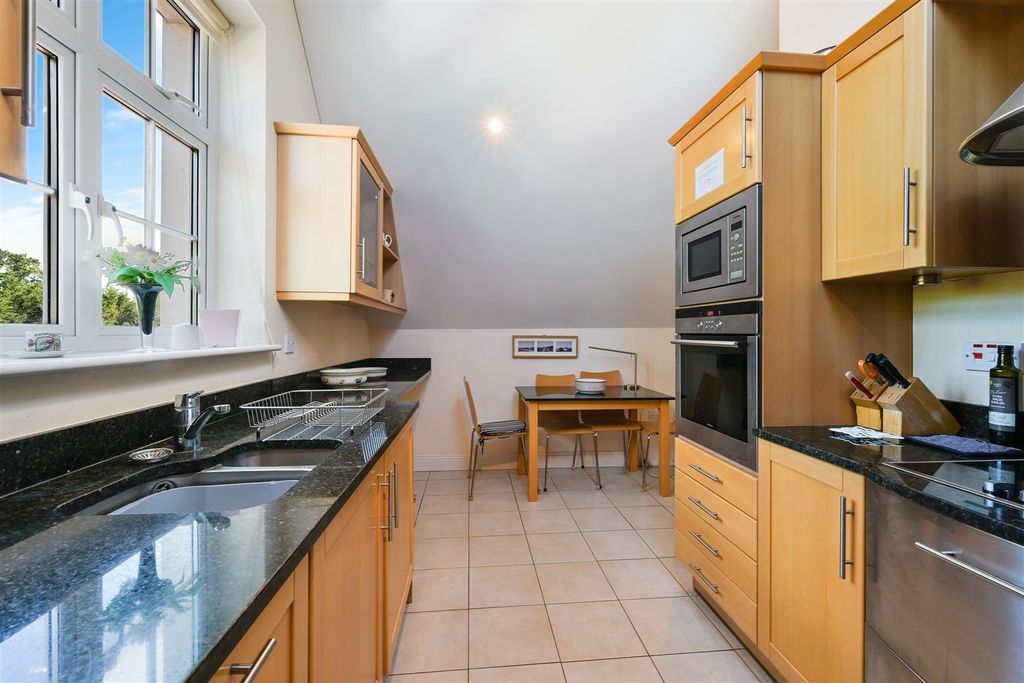 Property photo 3 of 33 Littleton Grange, 9 - (15).Jpg