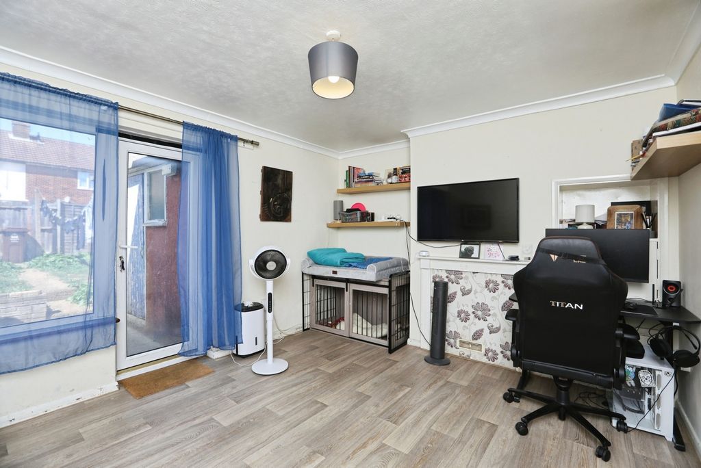 Property photo 3 of 13 Pbox-Img.Jpg