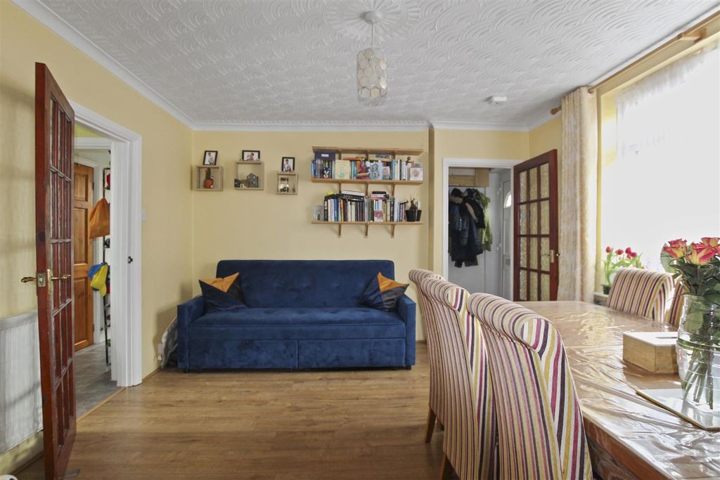 Property photo 2 of 20 Allen Road  (6).Jpg
