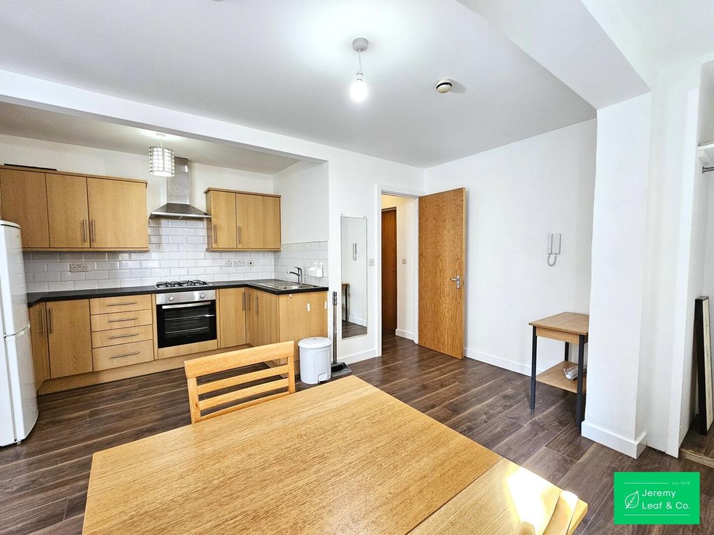 Property photo 1 of 8 Kitchen
