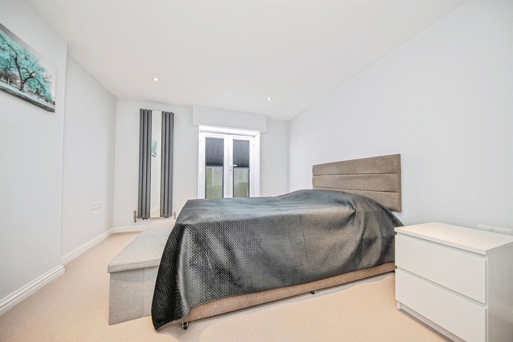 Additional image 17 of 3 bed flat for saleRibbans Park Road, Ipswich IP3