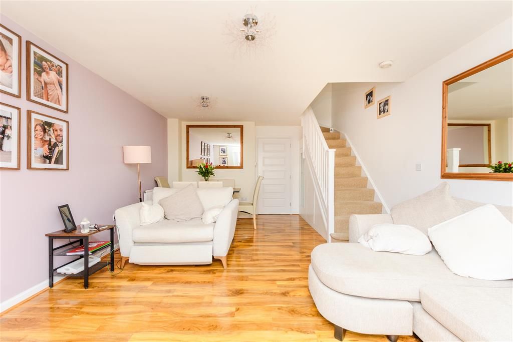 Property photo 3 of 10 Living Room