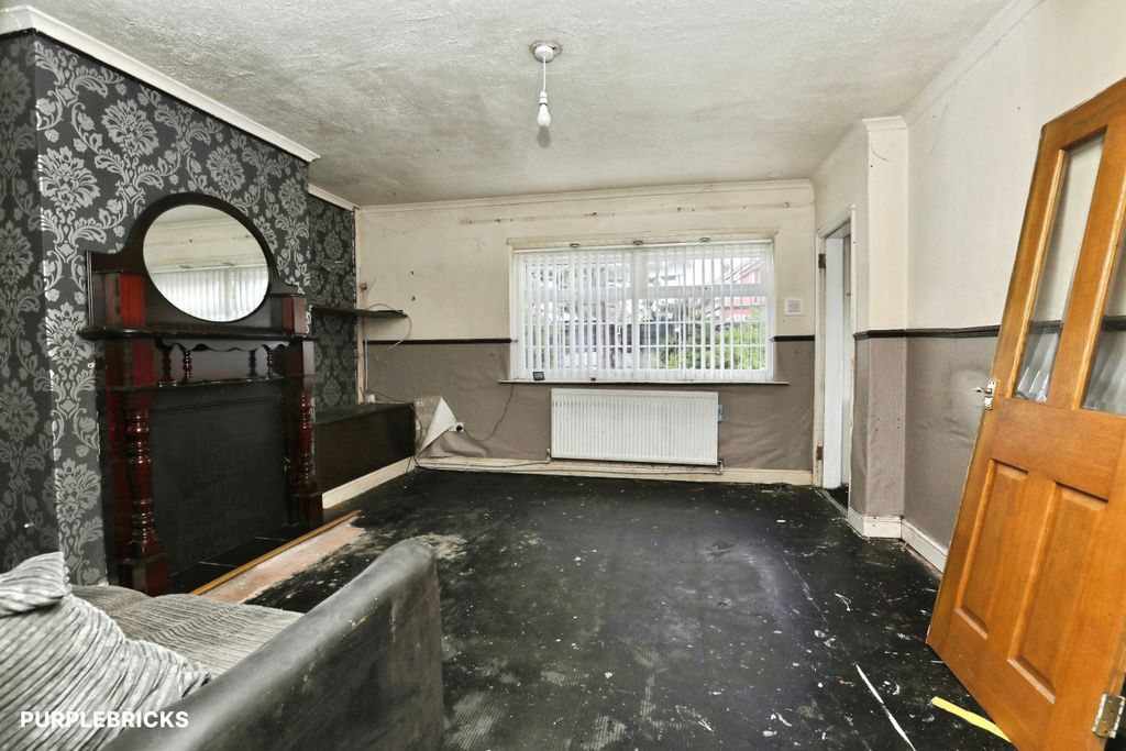 Property photo 2 of 21