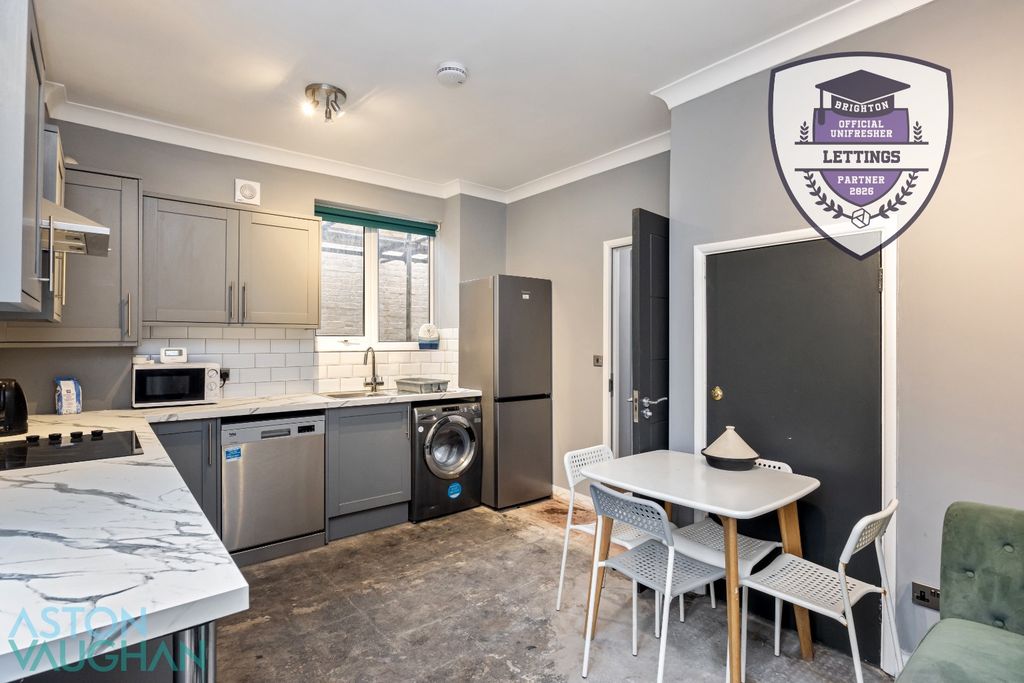 Property photo 1 of 11 4619830