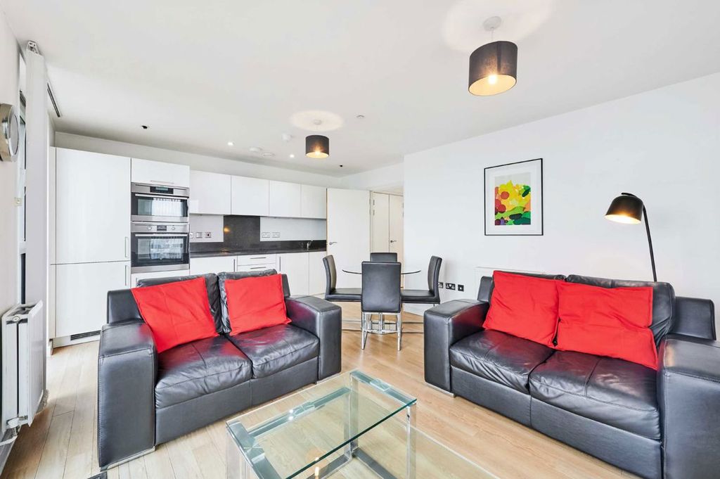 Property photo 2 of 9