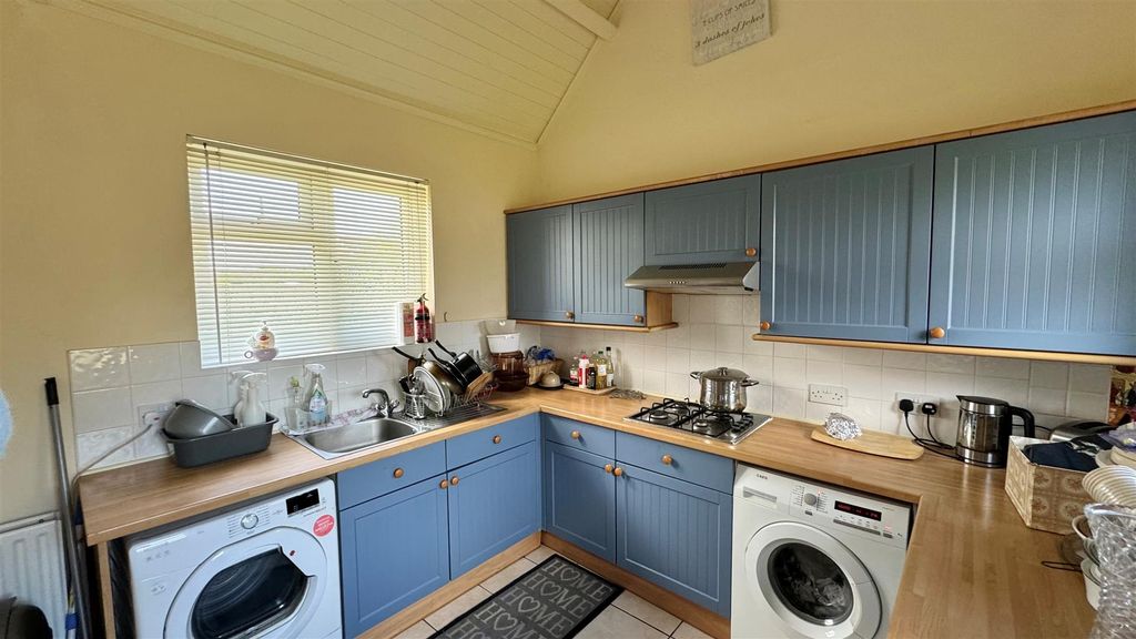 Property photo 3 of 13 9.Jpg