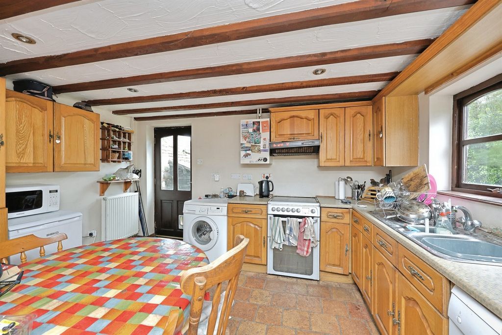 Property photo 3 of 33
