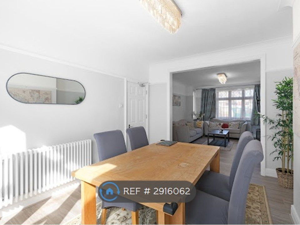 Property photo 2 of 25