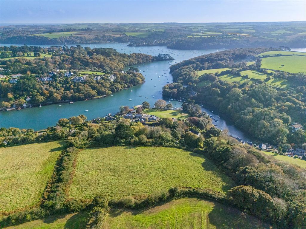 Property photo 2 of 22