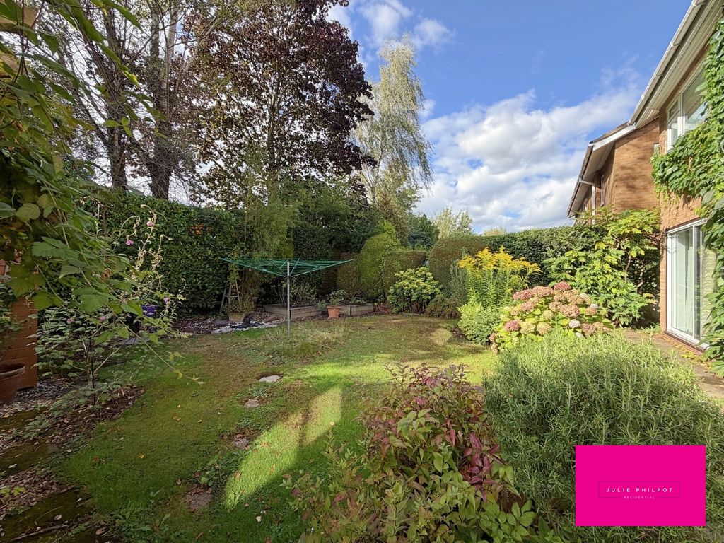 Property photo 3 of 14 Garden