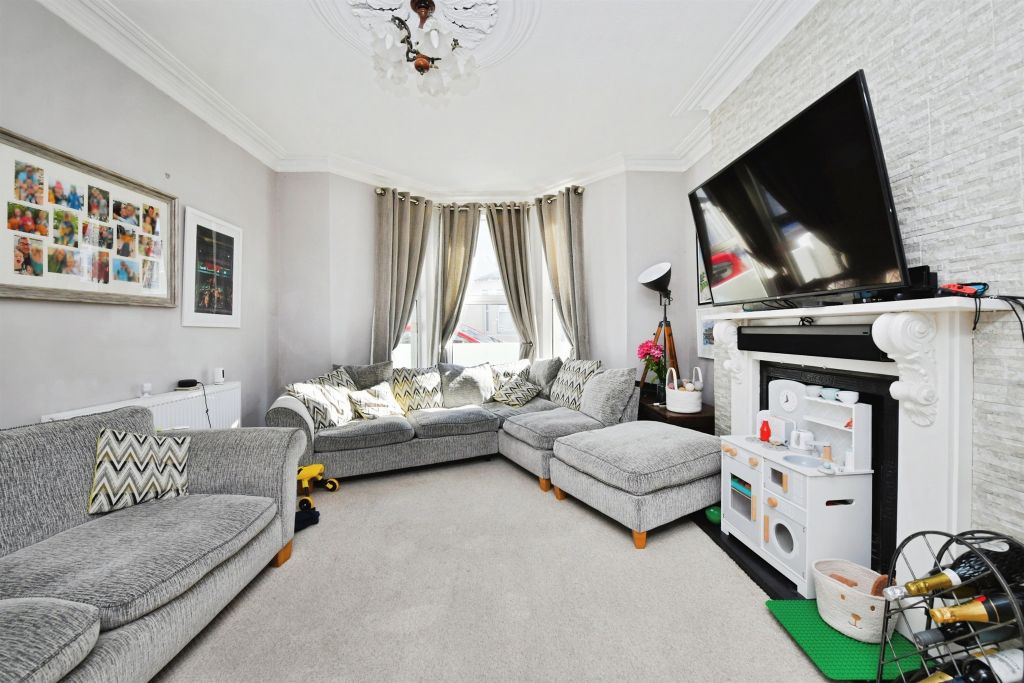Property photo 2 of 17