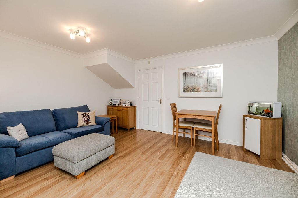 Property photo 3 of 19 Living Room