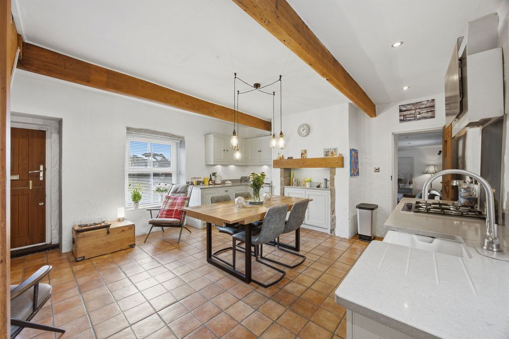 Property photo 2 of 43