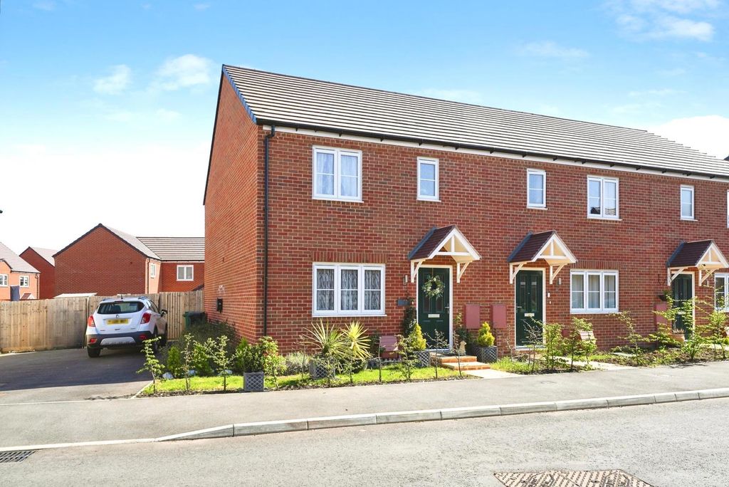 Property photo 1 of 16 Pbox-Img.Jpg