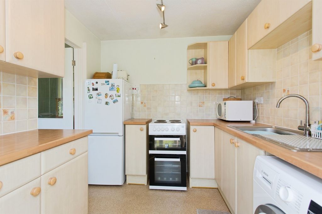 Property photo 2 of 20